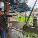 Ketua DPRD Bali Meninjau Jalan Jebol di Marga, Tabanan