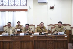 Plt. Sekretaris DPRD Bali Laksanakan Rapat dalam Rangka Menyambut Hari Raya Galungan dan Kuningan