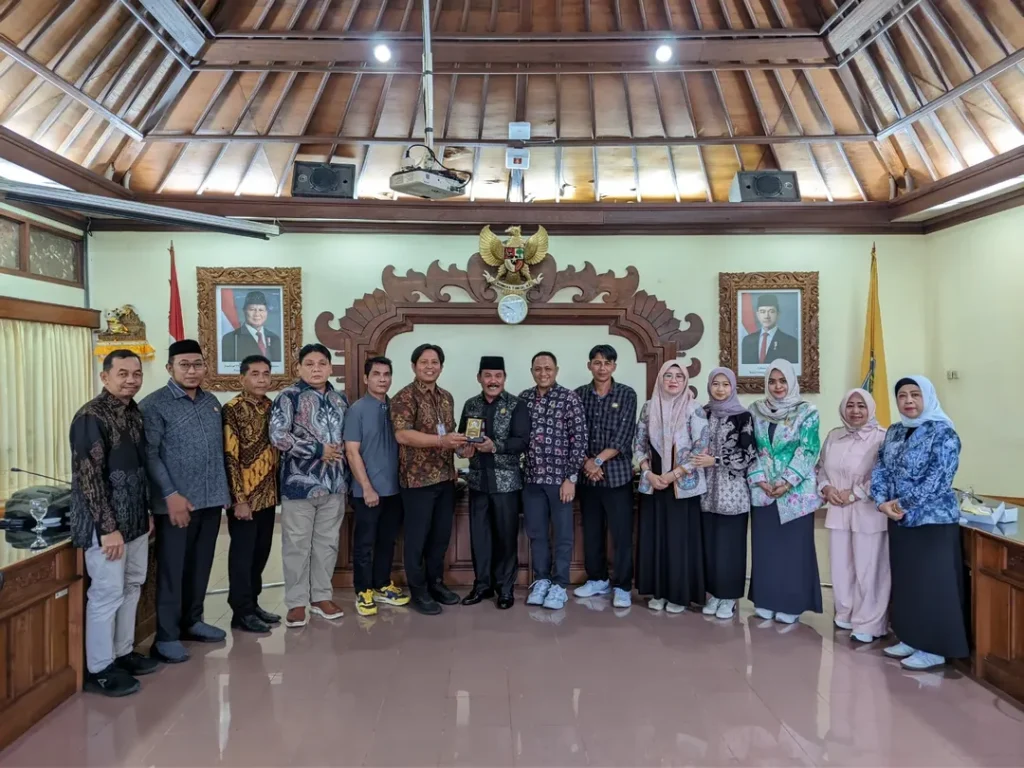 Ahli Muda Sekretariat DPRD Bali Menerima Kunjungan Kerja DPRD Barito Kuala