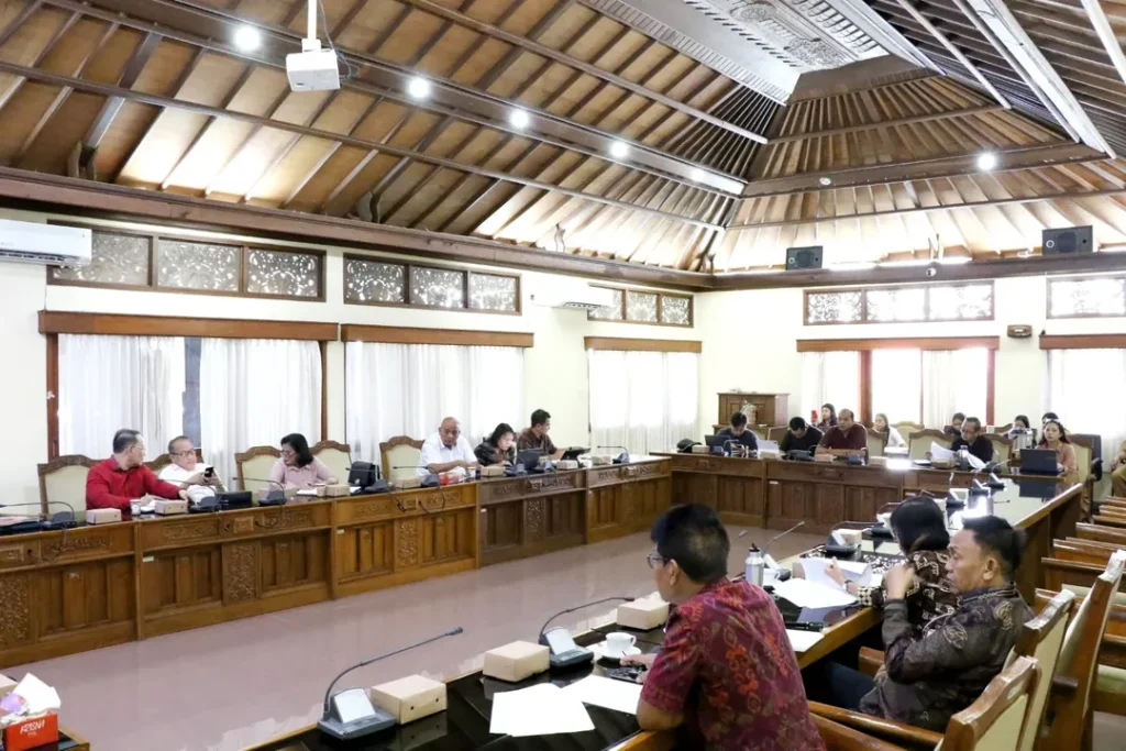 DPRD Bali Bahas Raperda Perlindungan Lingkungan 2025–2055, Susun Langkah Jangka Panjang untuk Bumi Bali