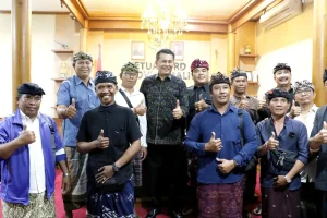 Audiensi dari Masyarakat Desa Adat Kerobokan, Desa Padangsambian Kelod, Denpasar, berlangsung p