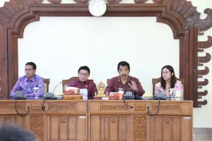 Ketua Pansus dan Ketua Komisi 1 DPRD Provinsi Bali beserta Anggota melaksanakan Rapat dengar Pe