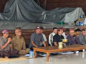 Ketua dan Anggota Komisi 1 DPRD Provinsi Bali didampingi Tim Pakar - Kelompok Ahli DPRD Provins